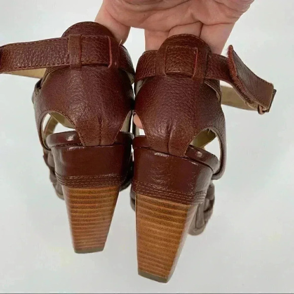 Max Studio heels size 7.5 brown leather sticky strap criss cross funky wedge - Picture 8 of 13